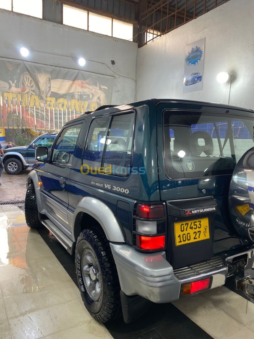 Mitsubishi Pajero Court 2000 Pajero Court