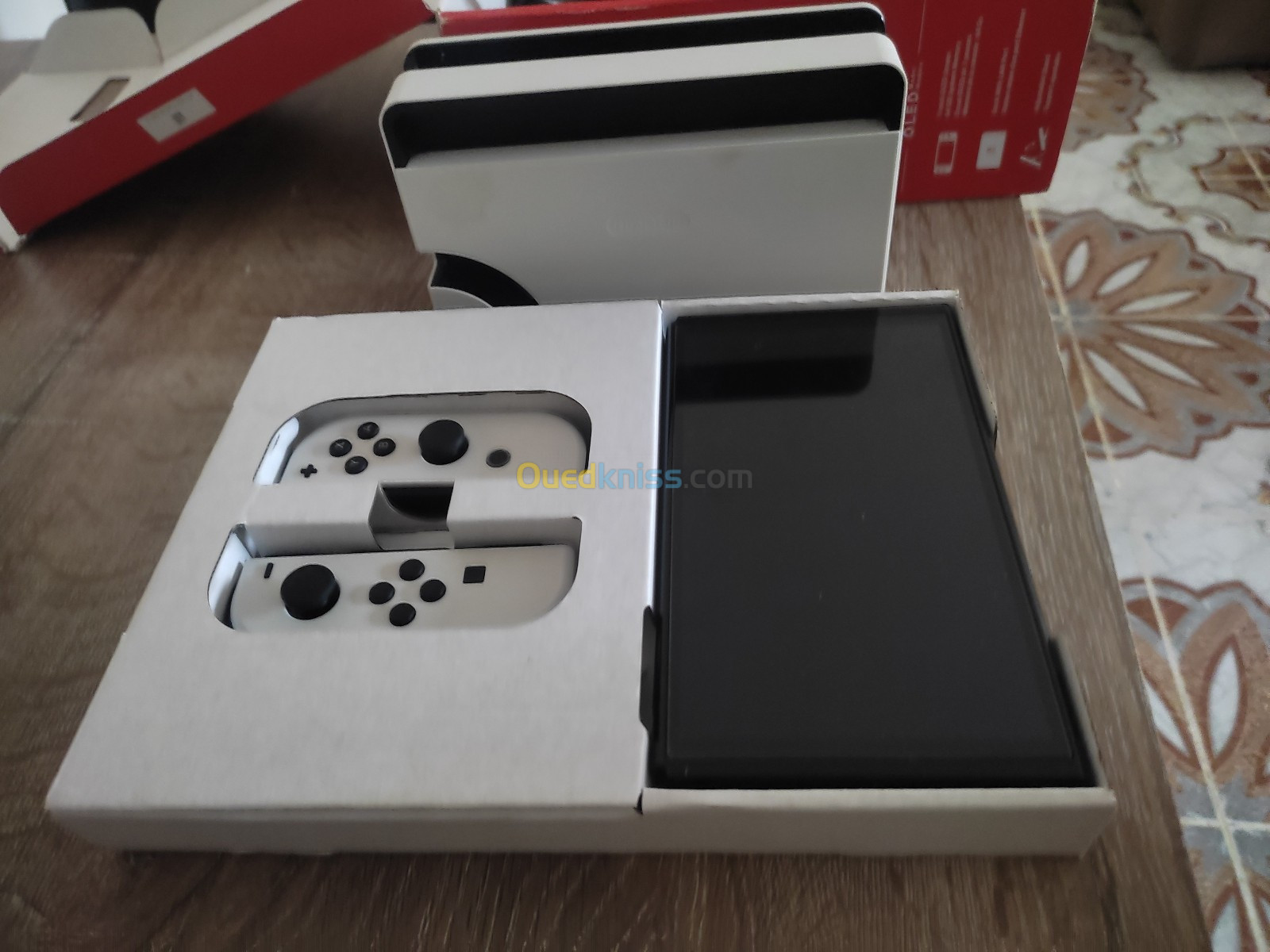 NINTENDO SWITCH OLED  avec puce Hwfly OLED  + Jeux