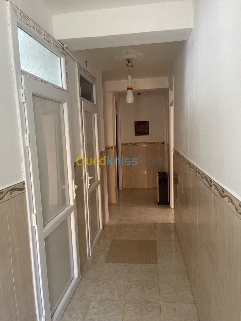 Location vacances Appartement F4 Mostaganem Mostaganem