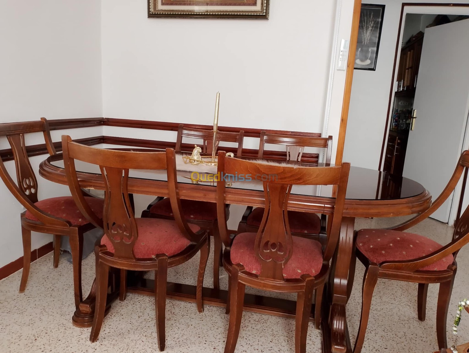 Table à manger en bois avec 6 chaises 