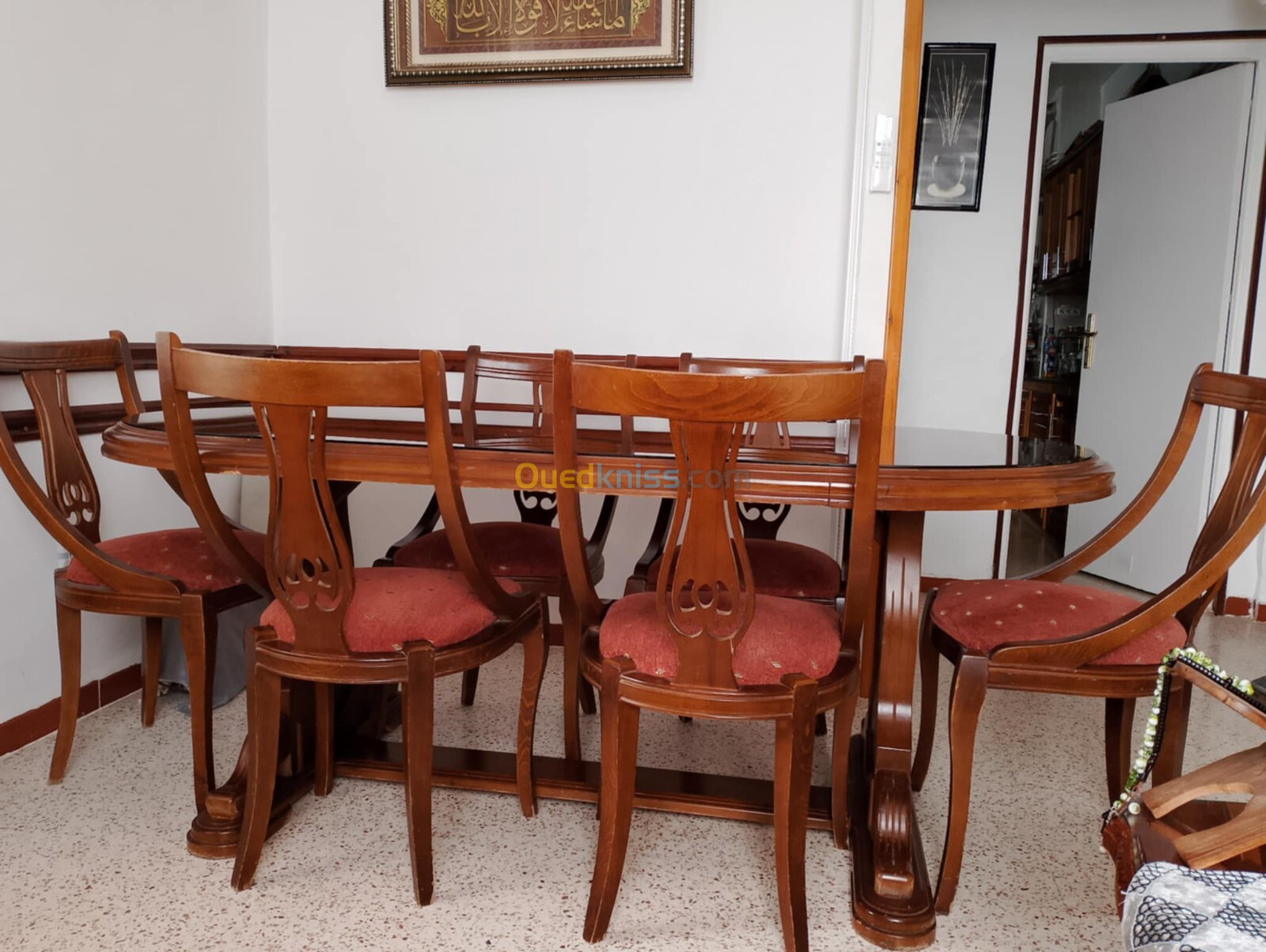 Table à manger en bois avec 6 chaises 