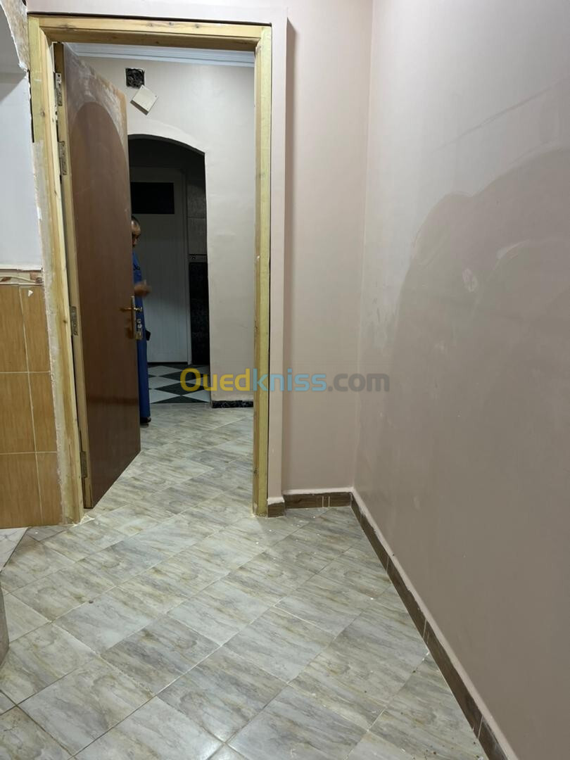 Location Appartement F5 Biskra Biskra