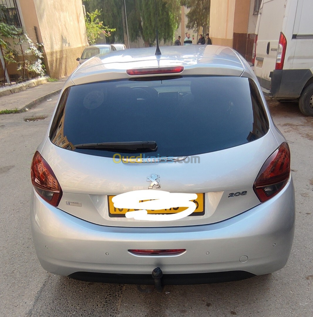 Peugeot 208 2015 Allure