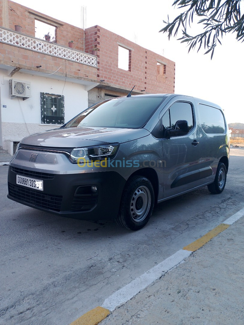 Fiat Doblo 2023 Italya