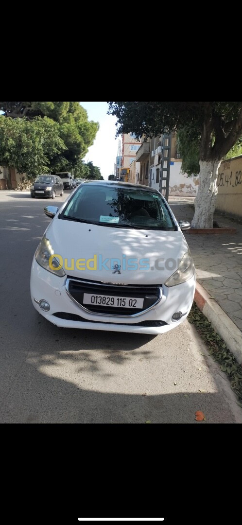 Peugeot 208 2015 Allur