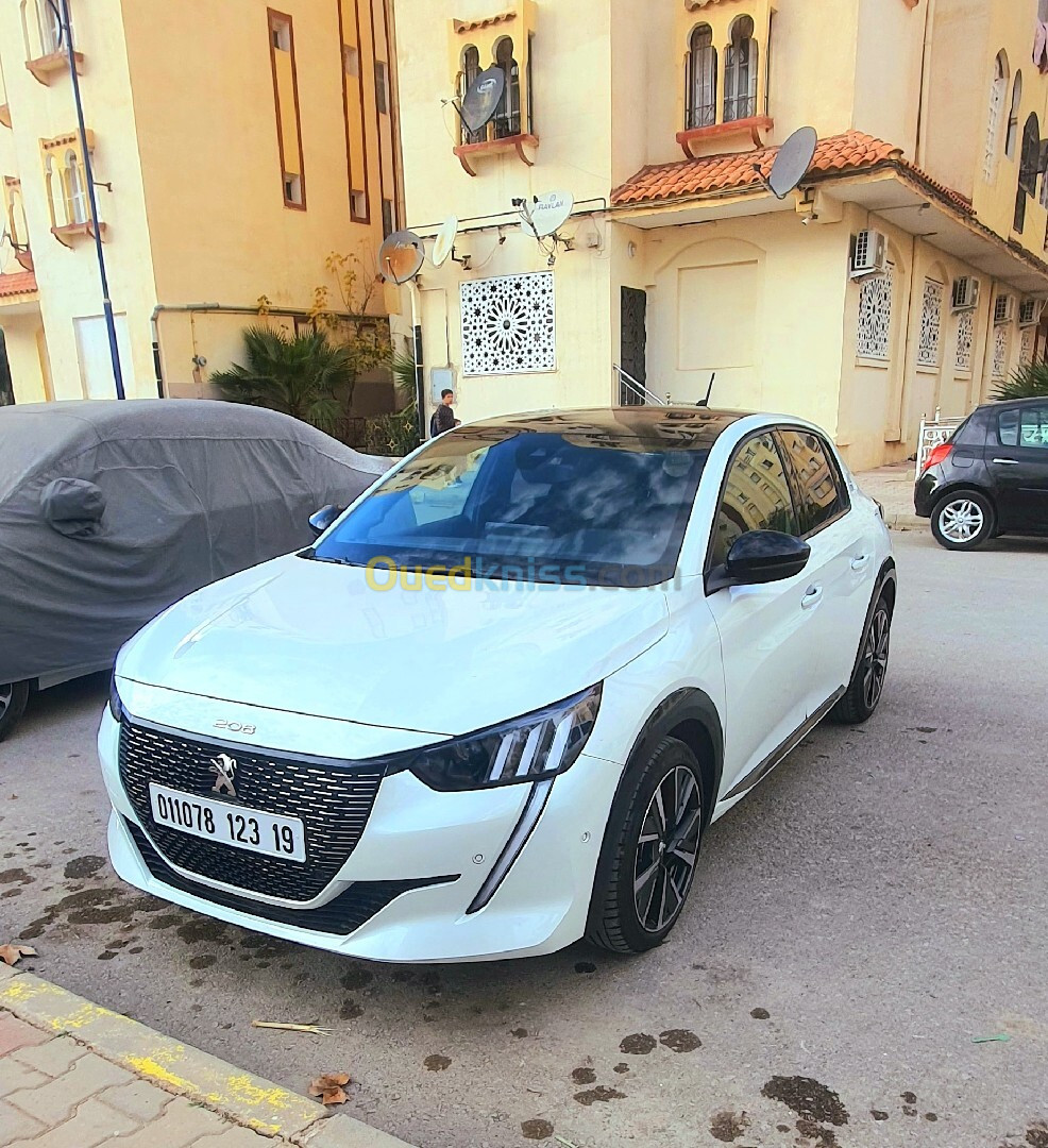 Peugeot 208 2023 GT