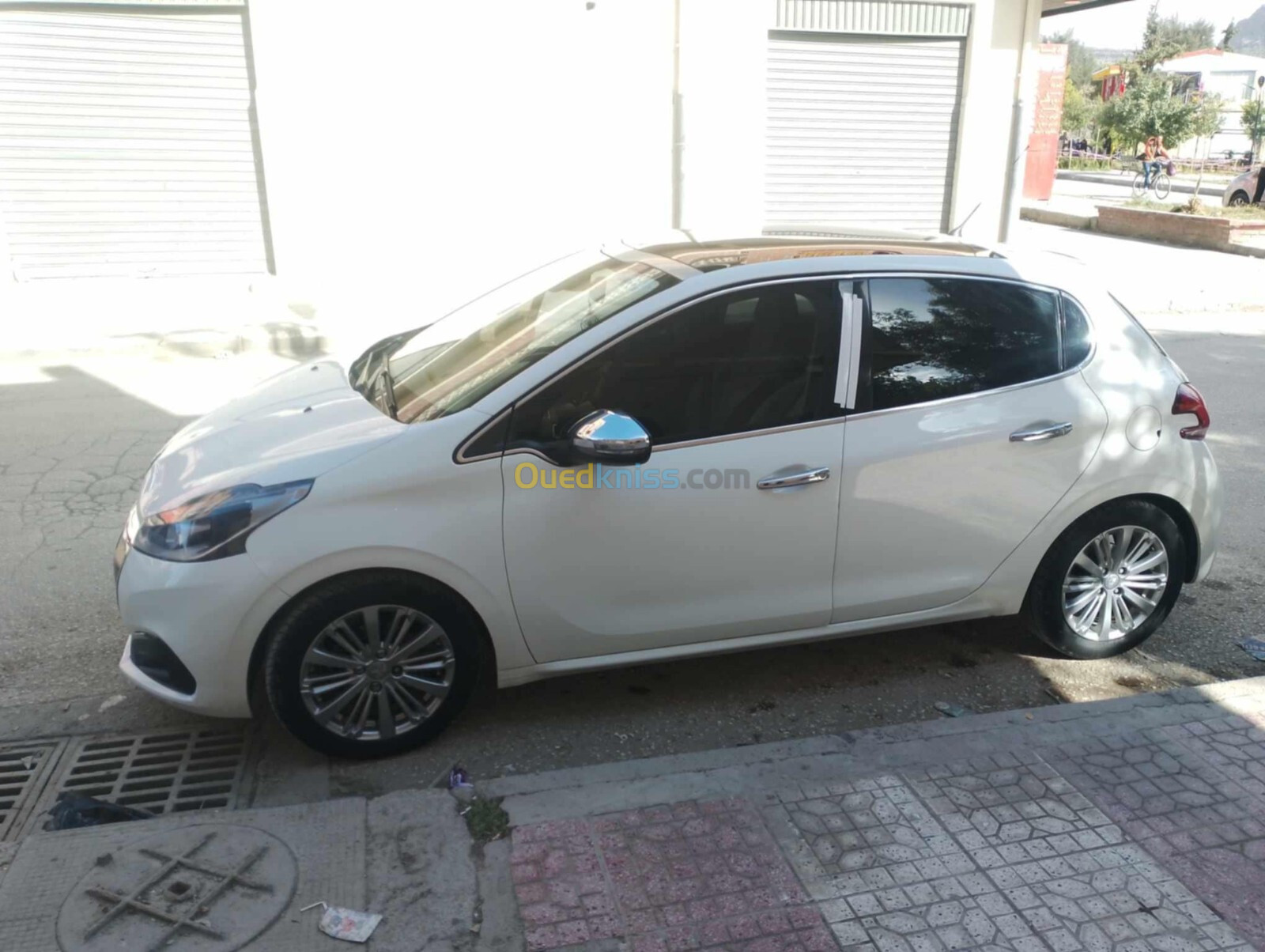 Peugeot 208 2015 Active Facelift