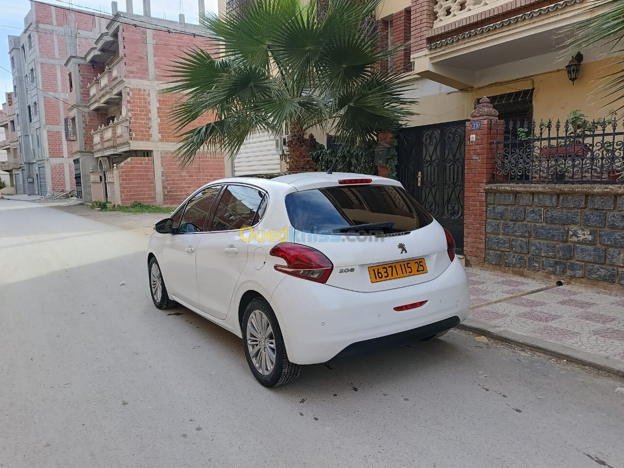 Peugeot 208 2015 Allure Facelift