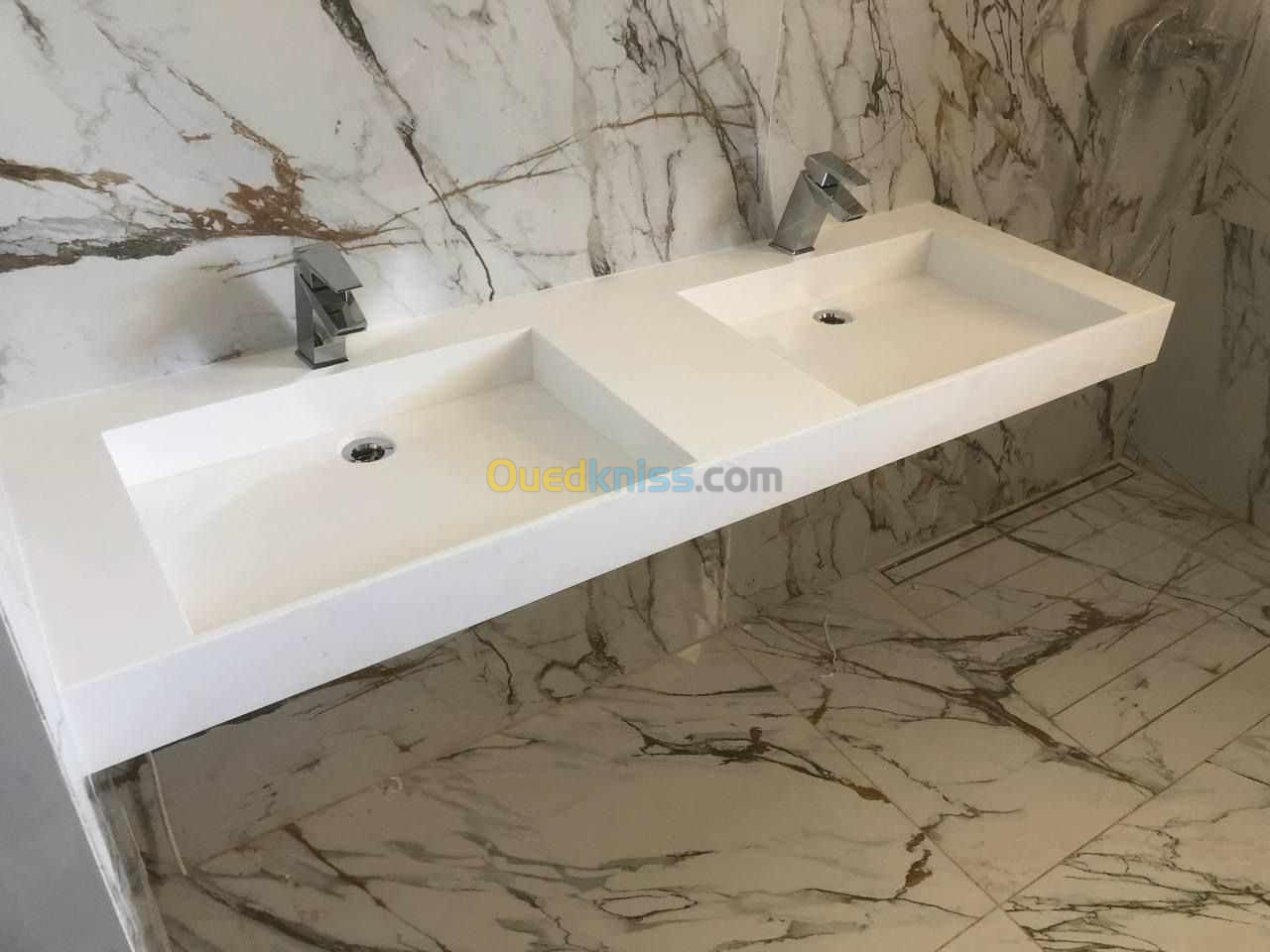 lavabo en solid surface CORIAN sur-mesure 