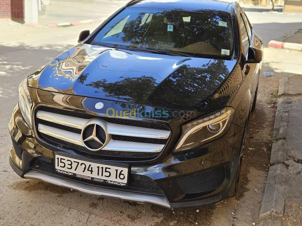 Mercedes GLA 2015 