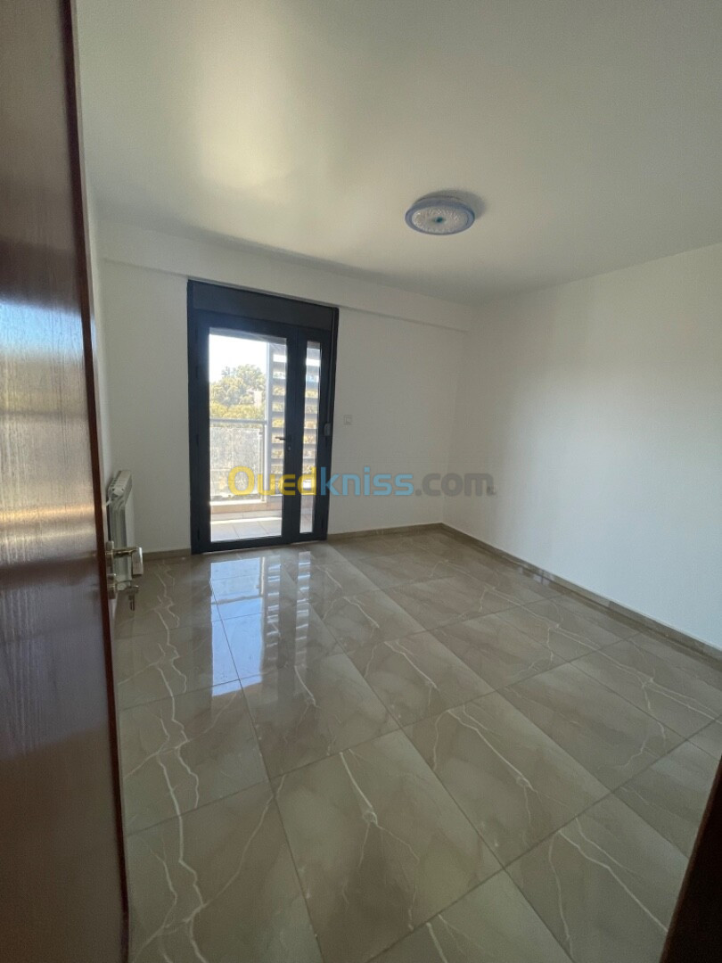 Location Appartement F3 Alger Bouzareah