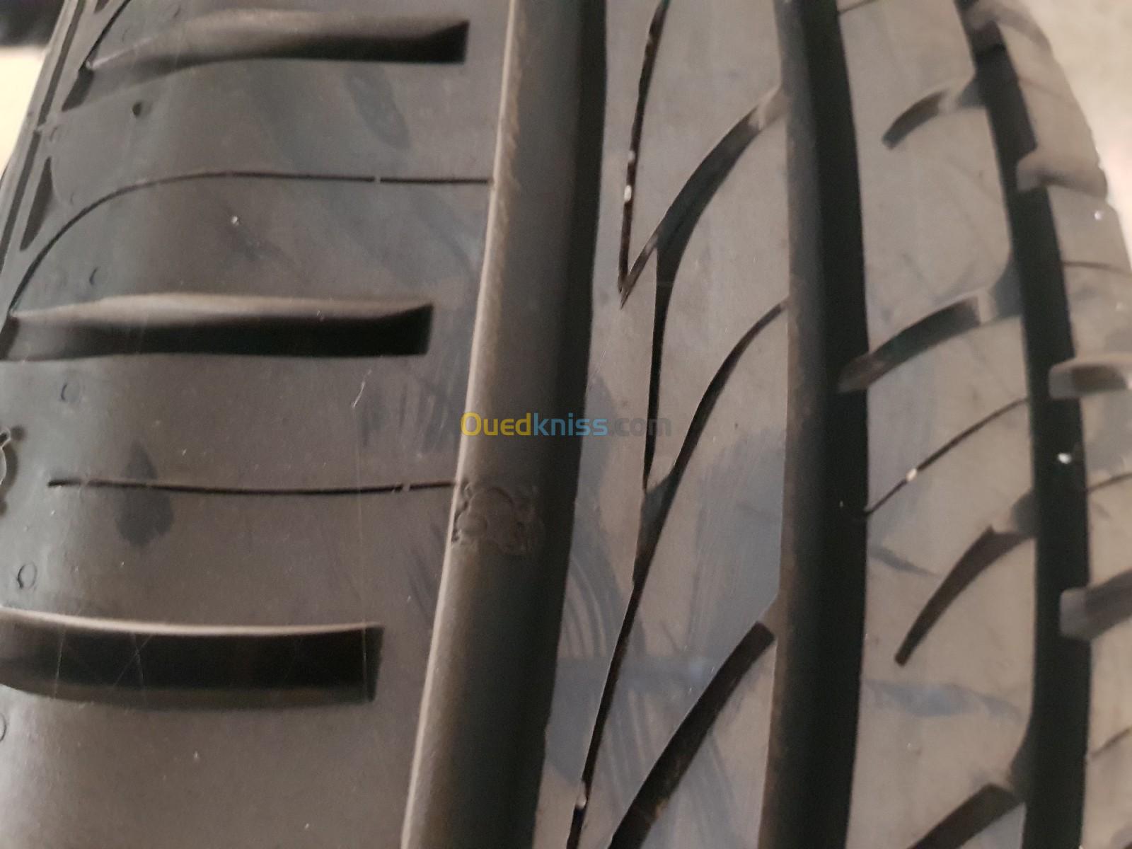 Pneu 185/65R15 de marque Viking, made in germany