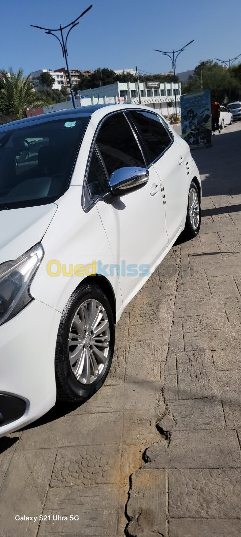 Peugeot 208 2019 Allure Facelift