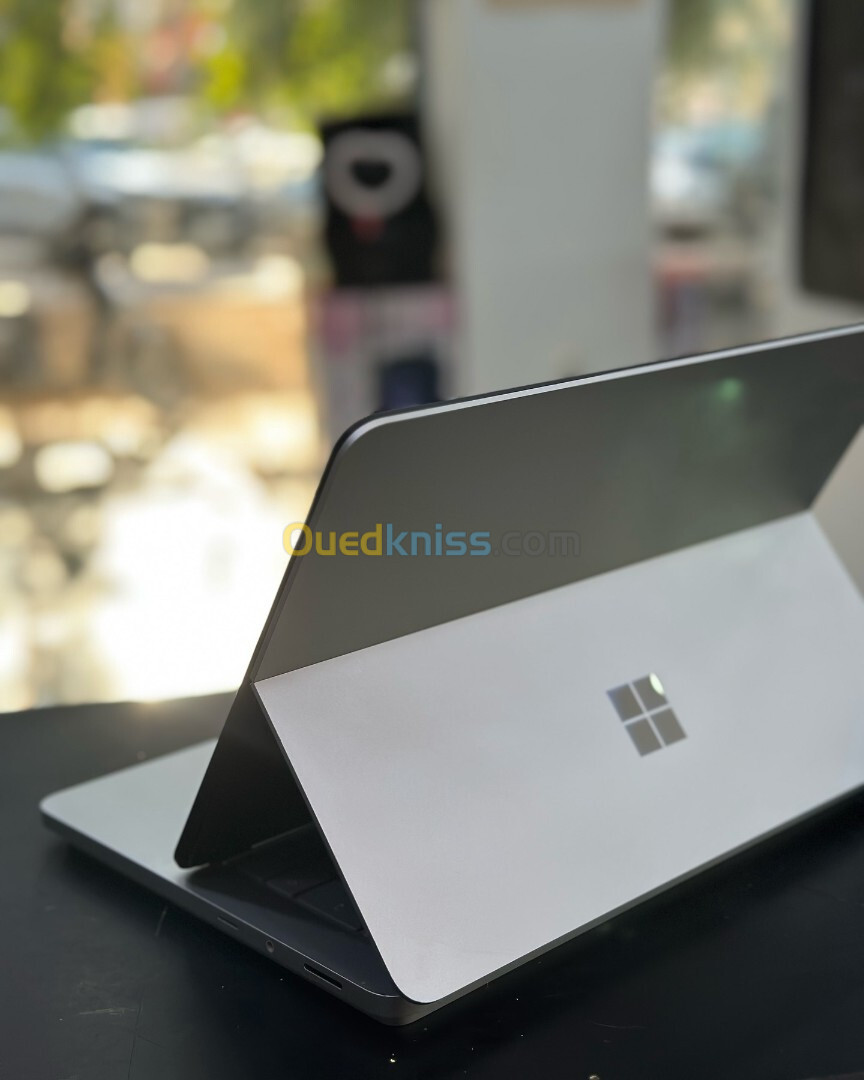 MICROSOFT SURFACE LAPTOP STUDIO 2 Intel Core i7-13700H 24 Mo de cache, à 5 GHz 16GB 512GB SSD 120Hz