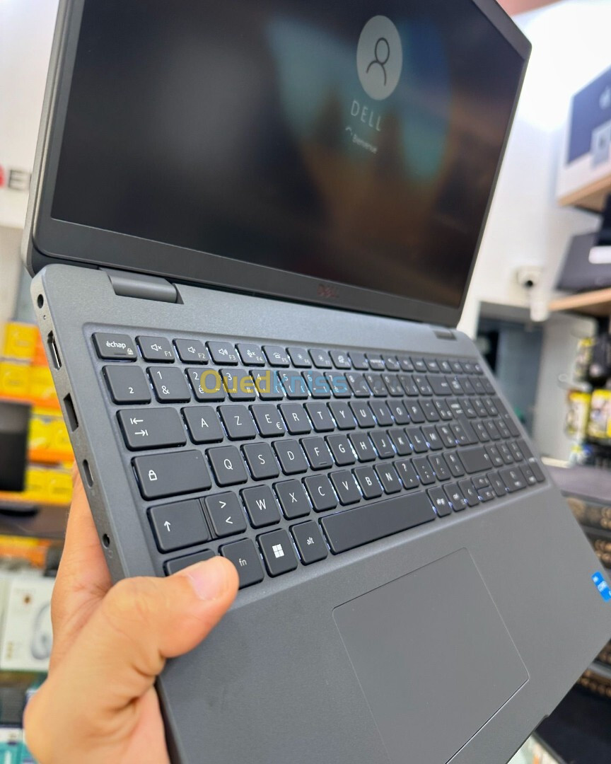 DELL LATITUDE 3540 Intel Core i3-1215U  RAM 8GB  512GB SSD 15.6" FULL HD Face ID + Clavier Lumineux