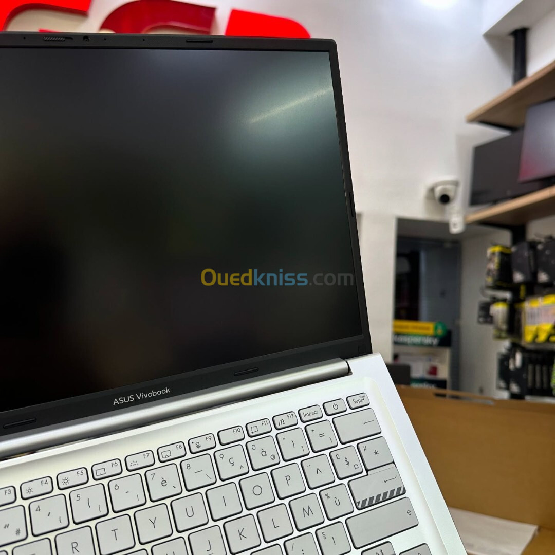 ASUS VIVOBOOK X1405V Intel Core i9-13900H 24 Mo , jusquà 5,40 GHz  RAM 16GB  1TB SSD 14.0 WUXGA