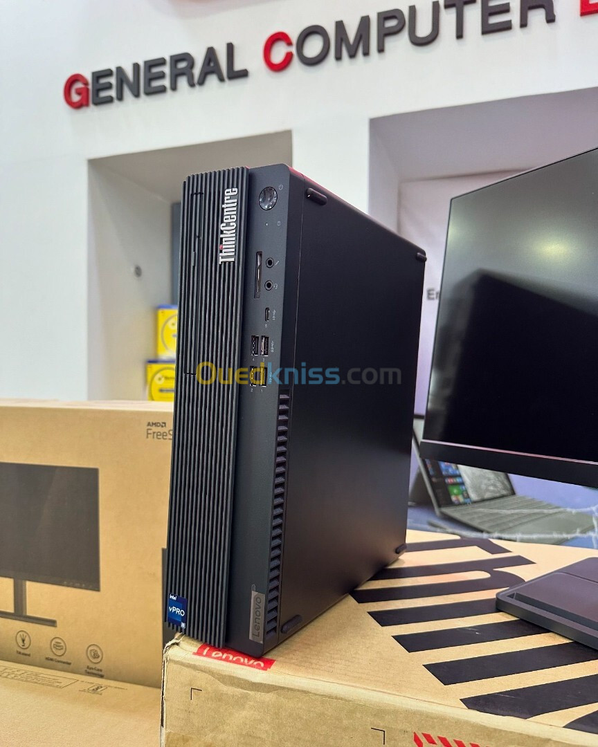 UC LENOVO THINKCENTRE M90s GEN 3 Intel Core i5-12500 18 Mo  16GB 256GB SSD Intel UHD Graphics 770