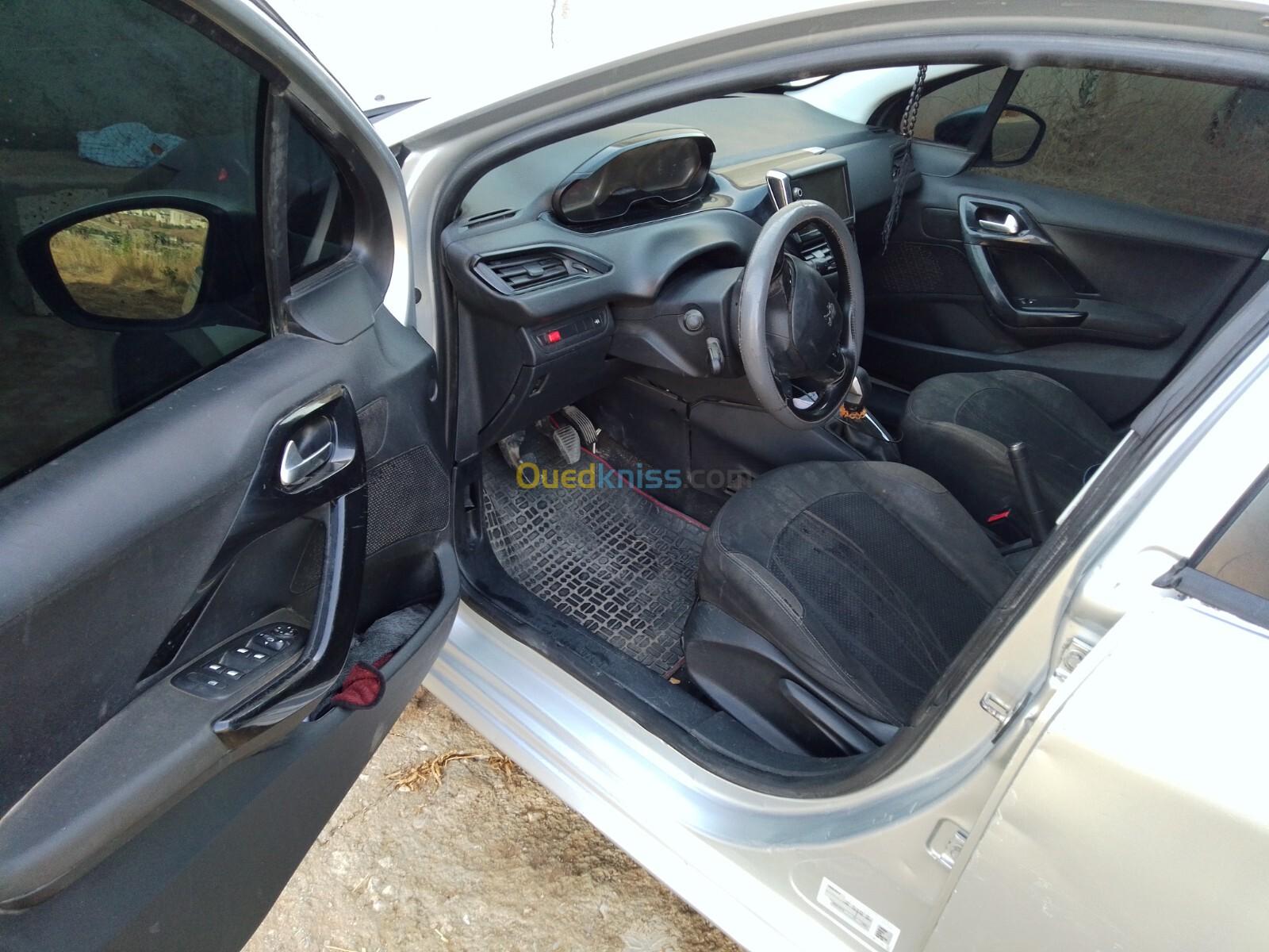 Peugeot 208 2012 208