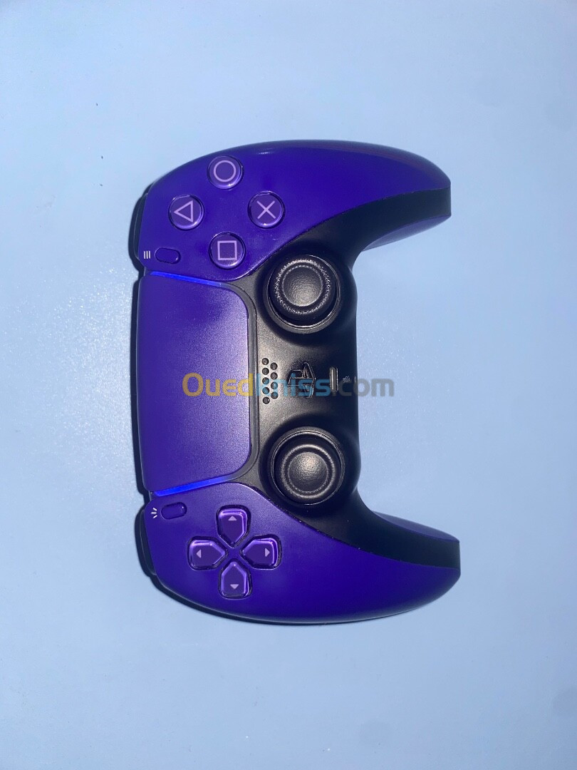 Manette ps5 violet avec boitte utilisé 1 mois 