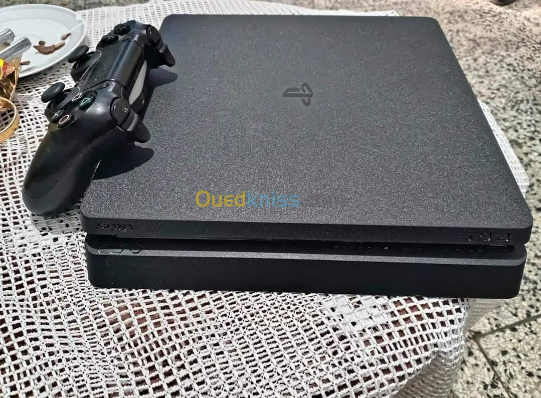 PS4 Slim 500gb / online 