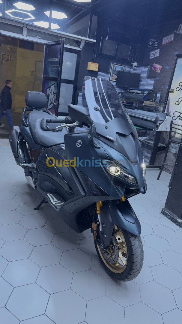 Yamaha Tmax 2022