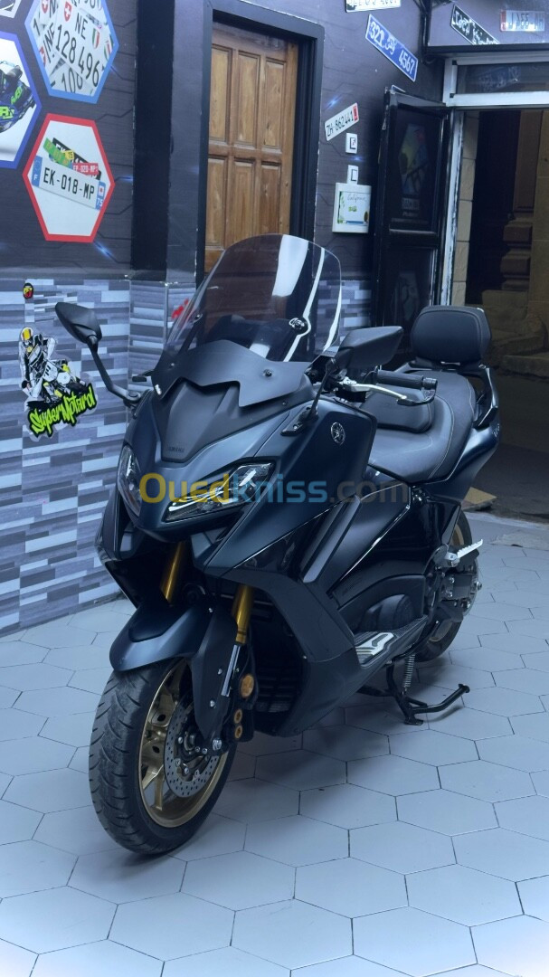 Yamaha Tmax 2022