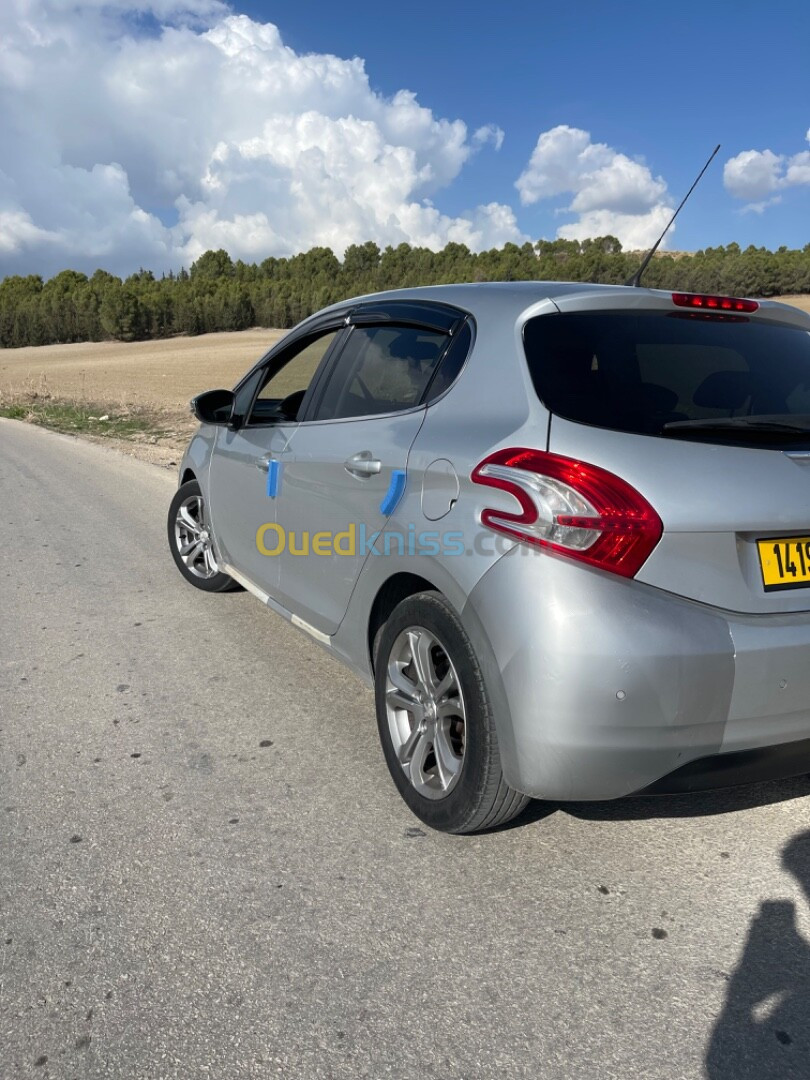 Peugeot 208 2014 Allure