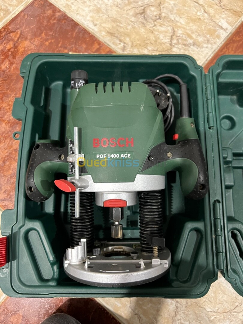 Défonceuse bosch pof1400 ace