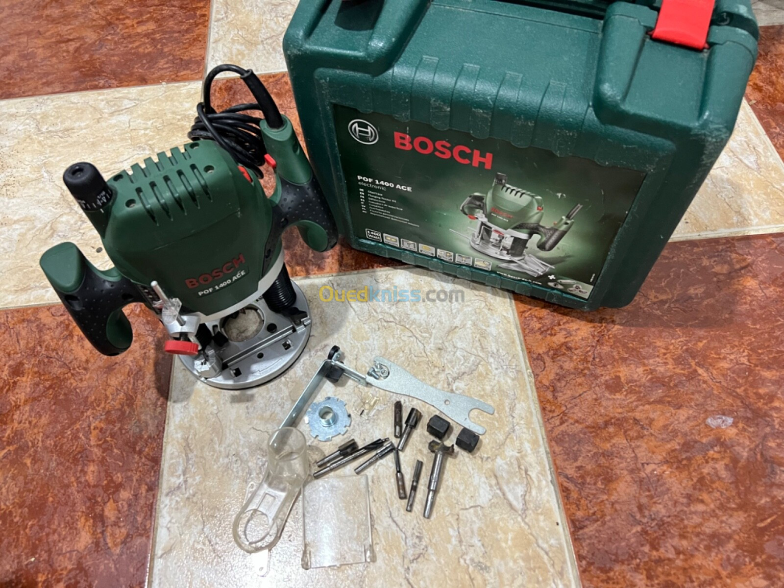 Défonceuse bosch pof1400 ace