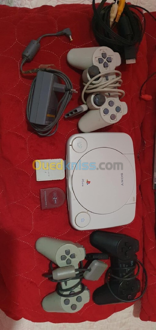 PlayStation 1 + accessories 