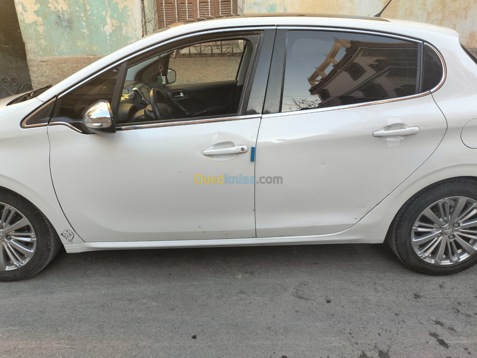 Peugeot 208 2015 Allure Facelift