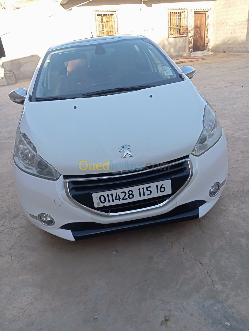 Peugeot 208 2015 Allure