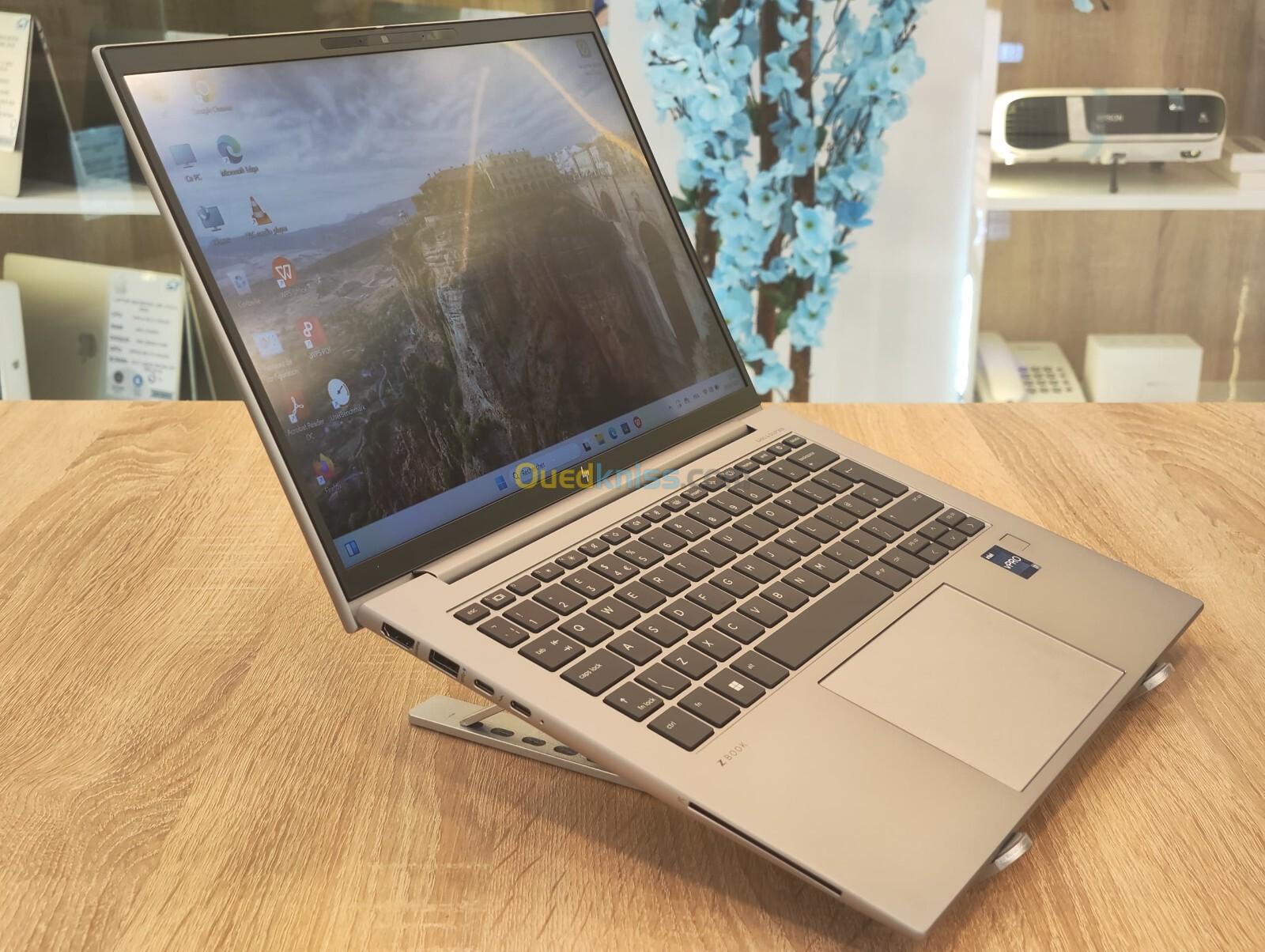 STATION MOBILE HP ZBOOK FIREFLY-14 G10  I7-1365U 32Go DDR5 1TB NVMe RTX A500 4Go 14" FHD+ IPS WIN 11