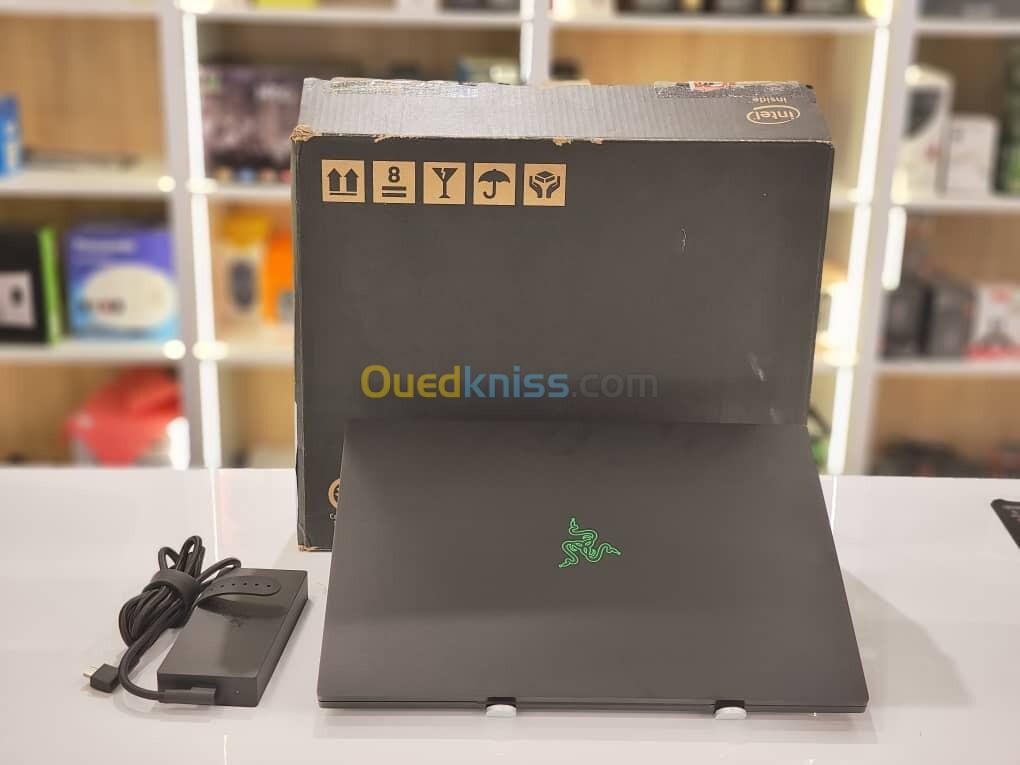 RAZER BLADE 18 RZ09-0484 I9-13950HX 32Go DDR5 2TB NVMe RTX 4090 16Go 18" QHD+ IPS WIN 11