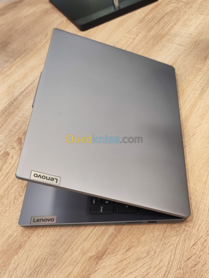 LENOVO IDEAPAD SLIM-3 16ABR8 RYZEN 7-7730U 16Go 512GB NVMe 16" FHD+ IPS WIN 11HOME