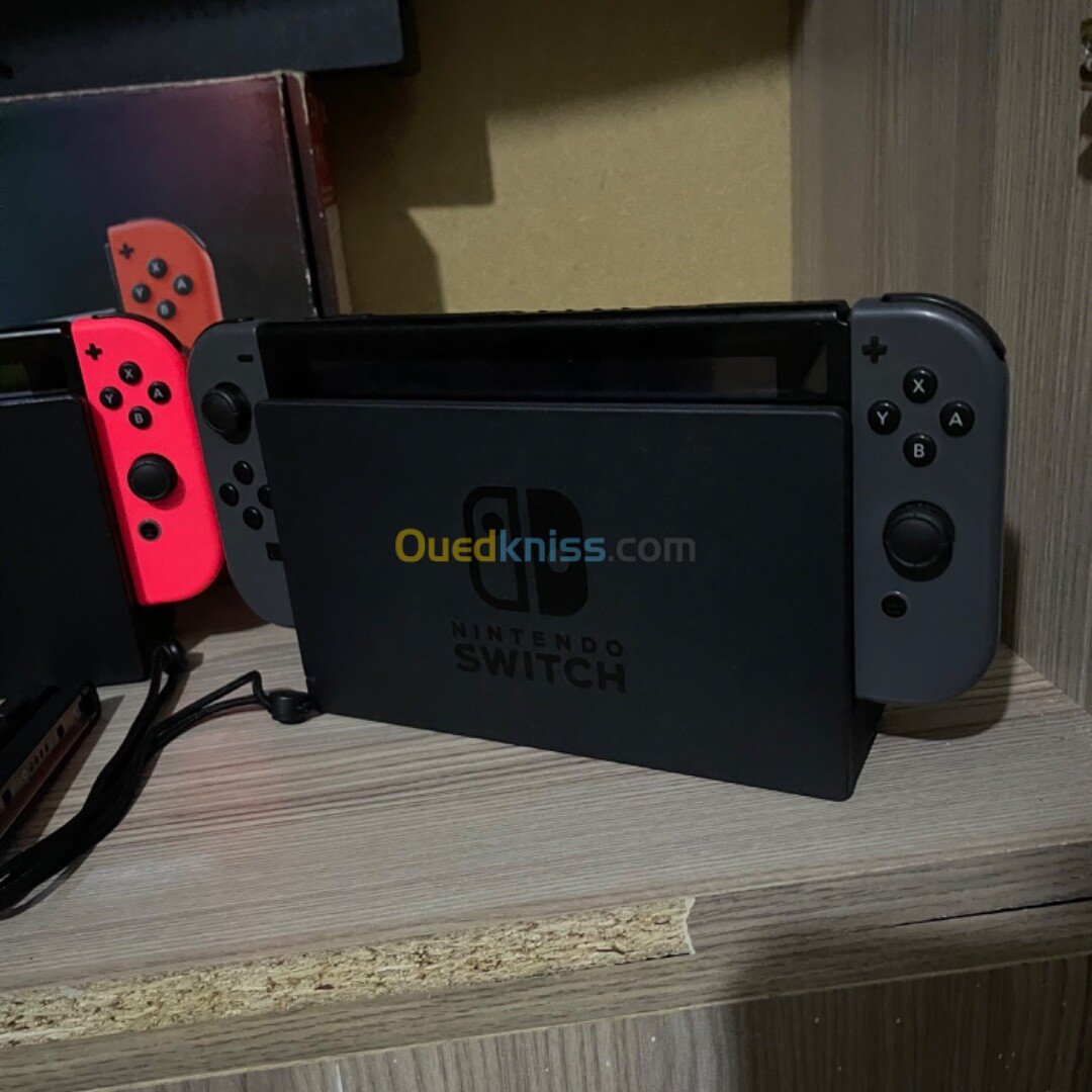 Nintendo switch console complete , dock tv seul 