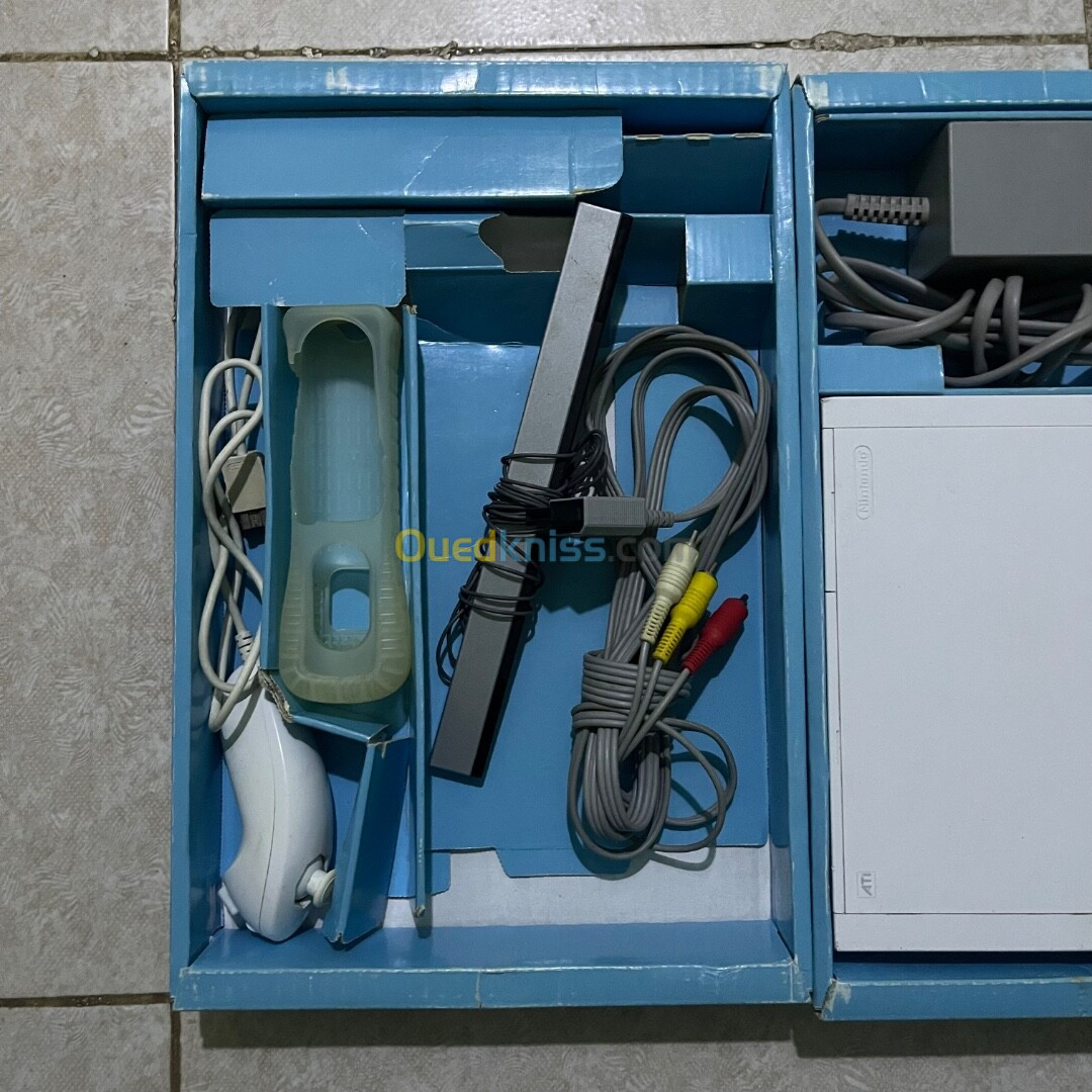 Nintendo Wii Flashé Avec Boite Et Tout Ses Accessoires + 2cd Original