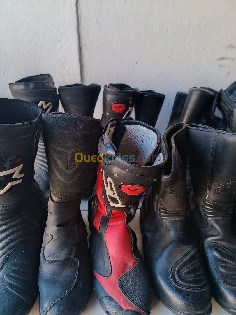 Les Boots spécial moto originales. Voir en bas la liste des modèles avec prix