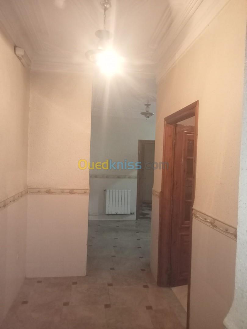 Location Appartement F4 Alger Saoula