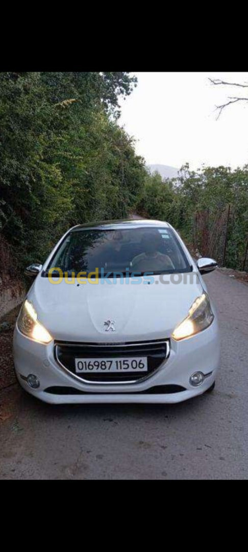 Peugeot 208 2015 Allure