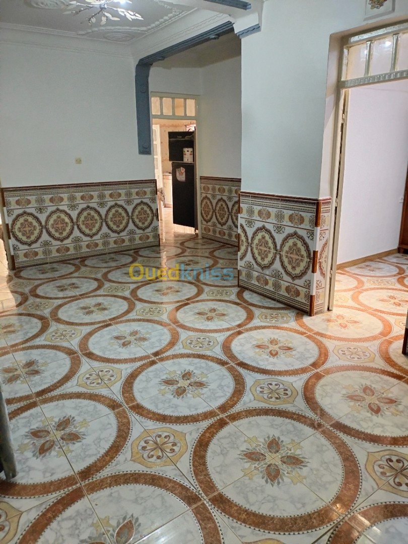 Location Appartement F2 Tlemcen Marsa ben mhidi