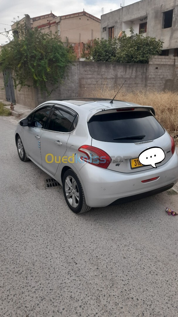 Peugeot 208 2015 Allure