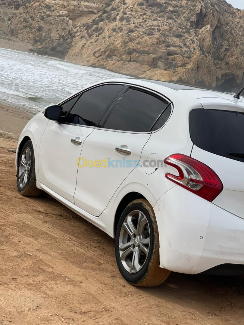 Peugeot 208 2014 Allure