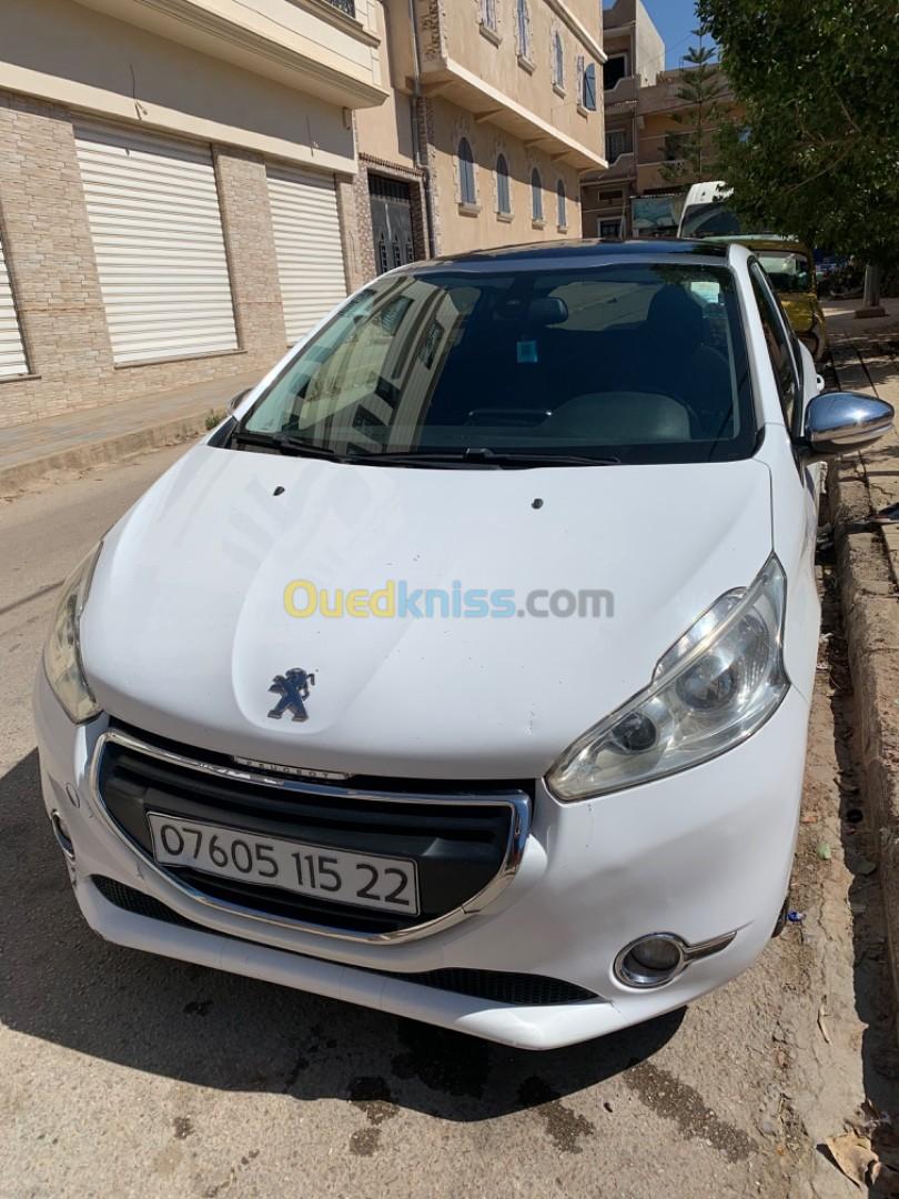 Peugeot 208 2015 Allure