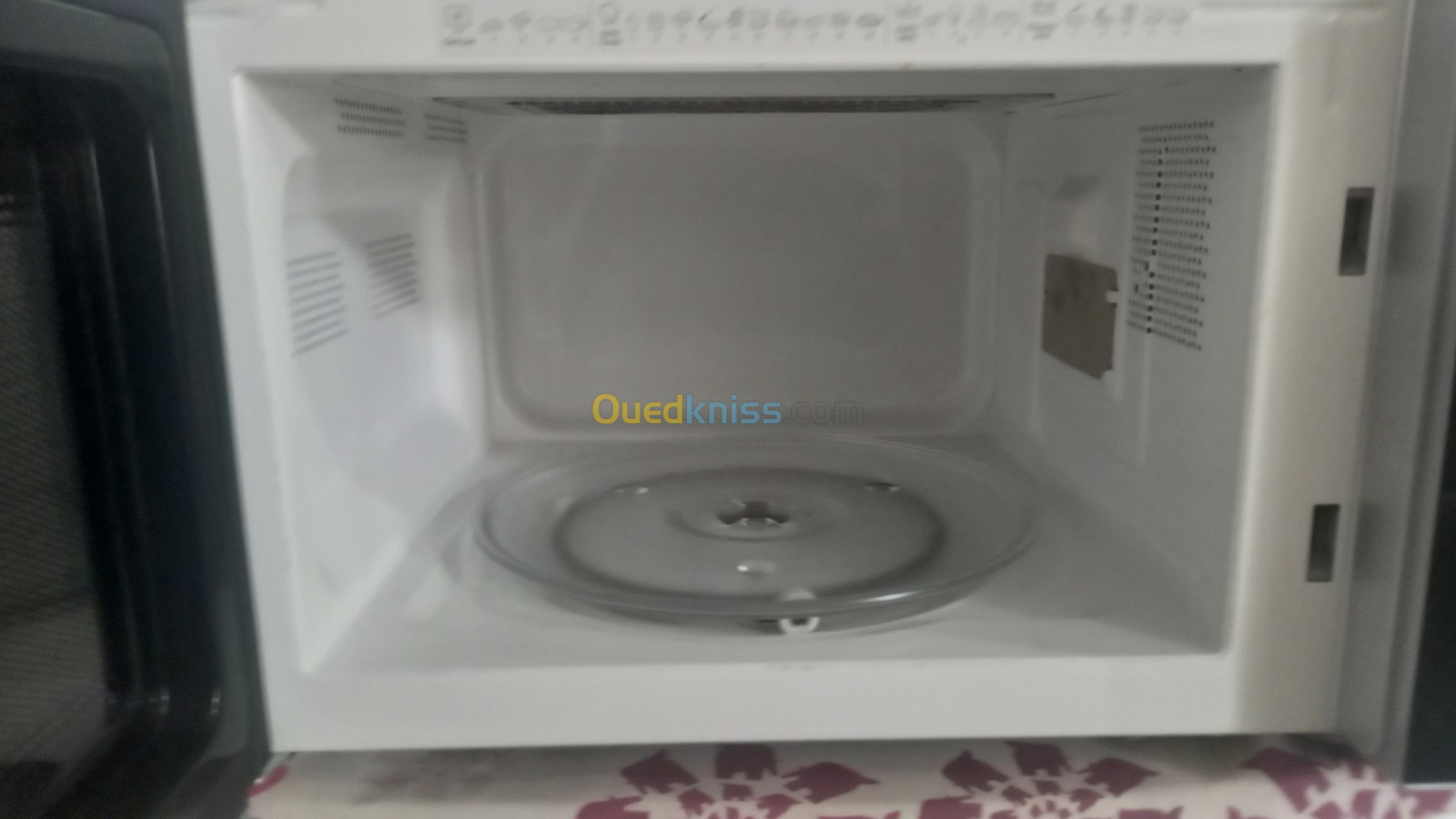 Vente micro ondes whirlpool 1400w