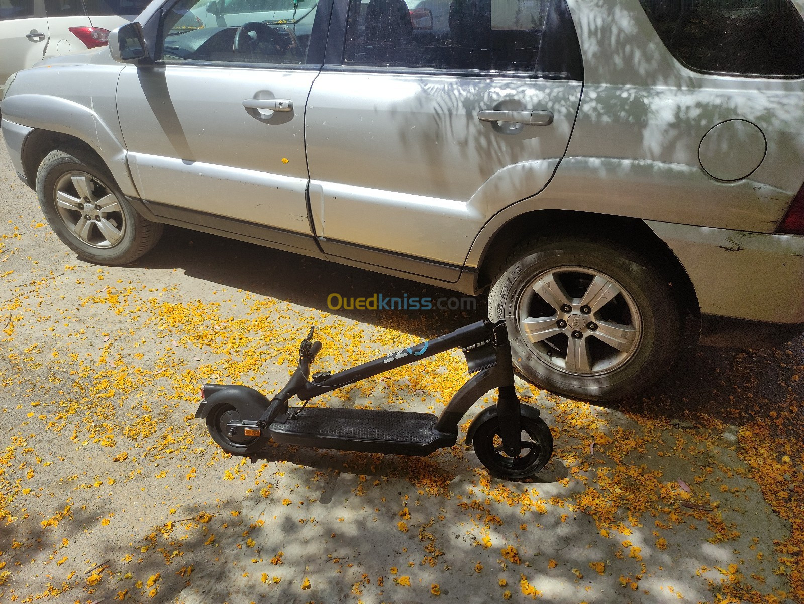 Trotinette électrique marque OZE 2.0 