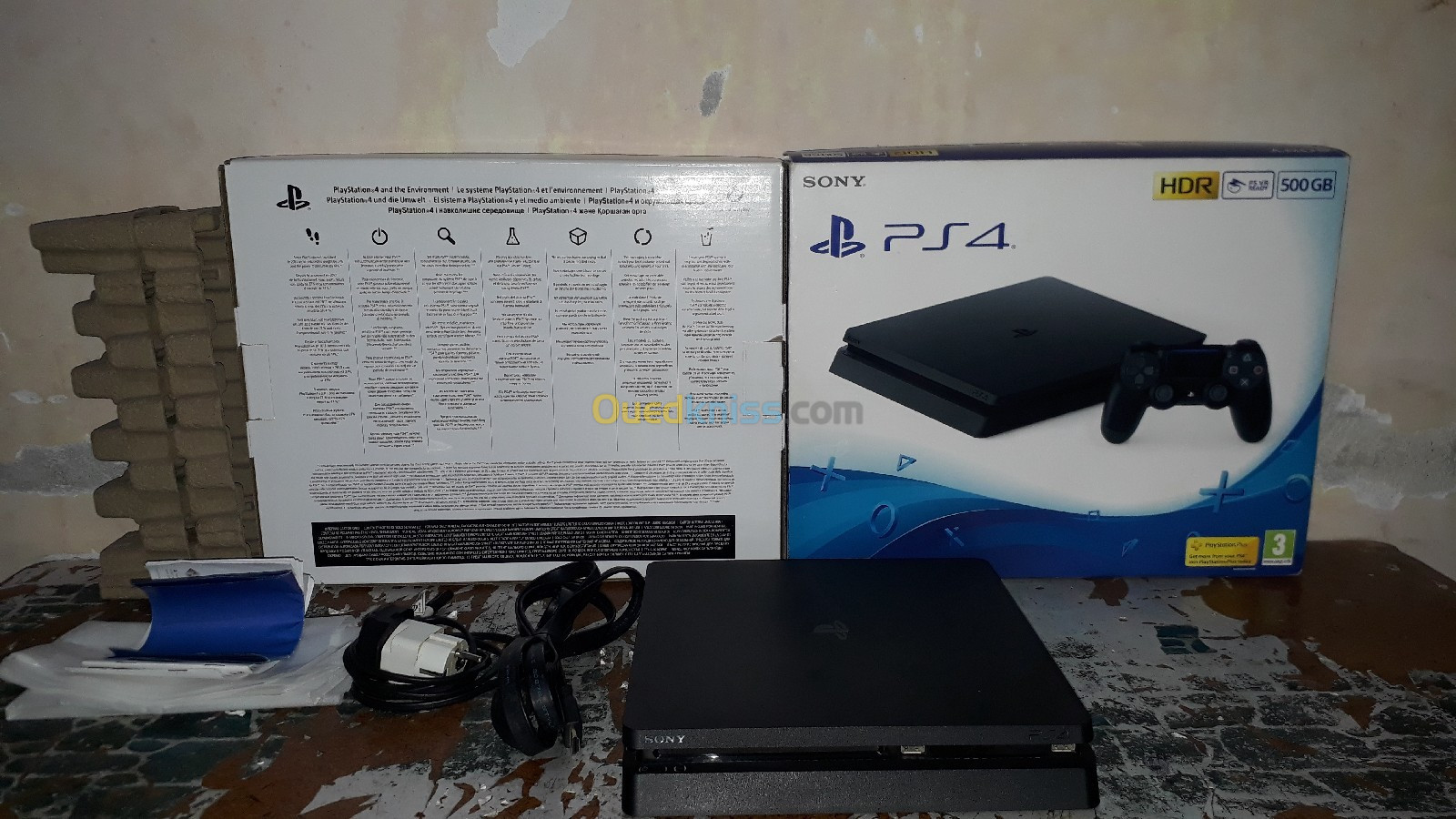 PS4 SLIM 500 GB (SANS MANETTE) AVEC LA BOITE