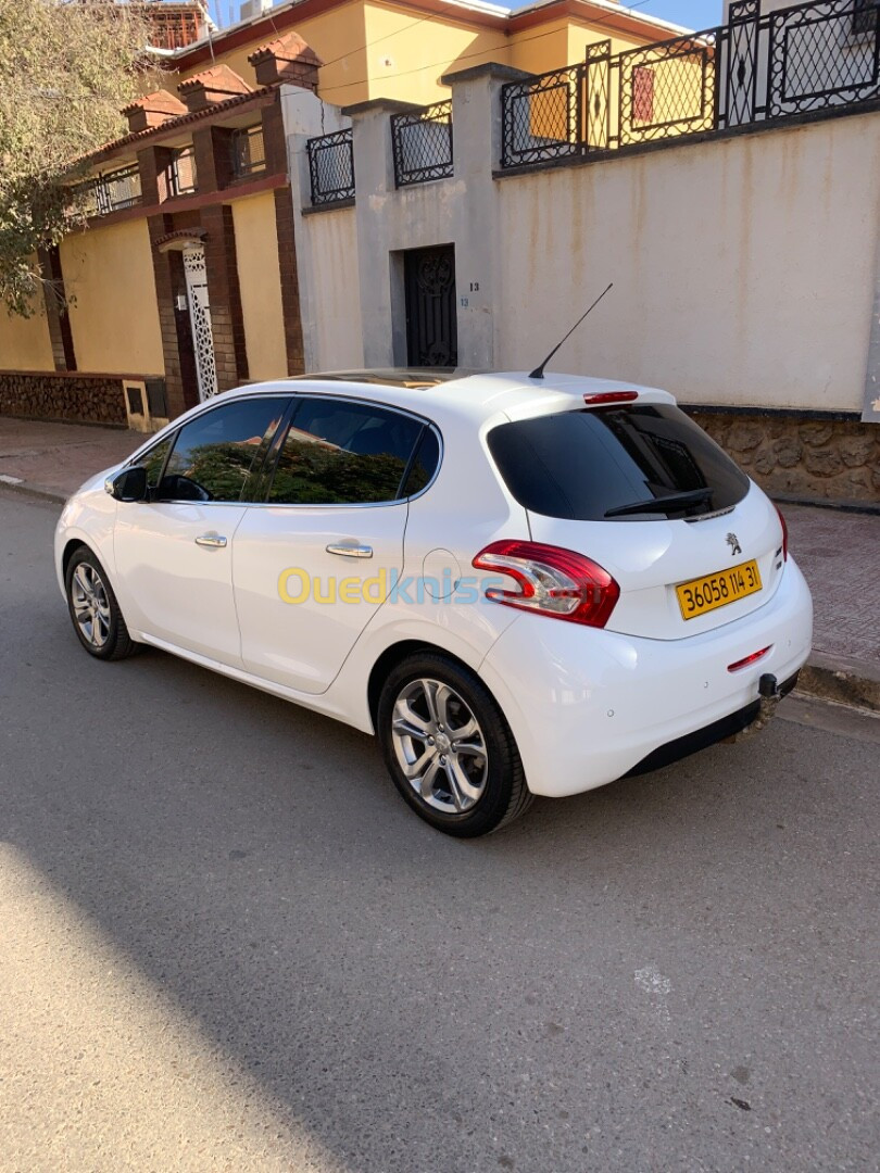 Peugeot 208 2014 Allure