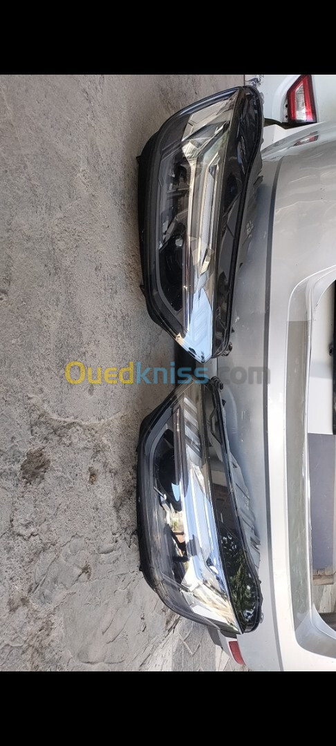 Parchok les phares Audi Q5 2022