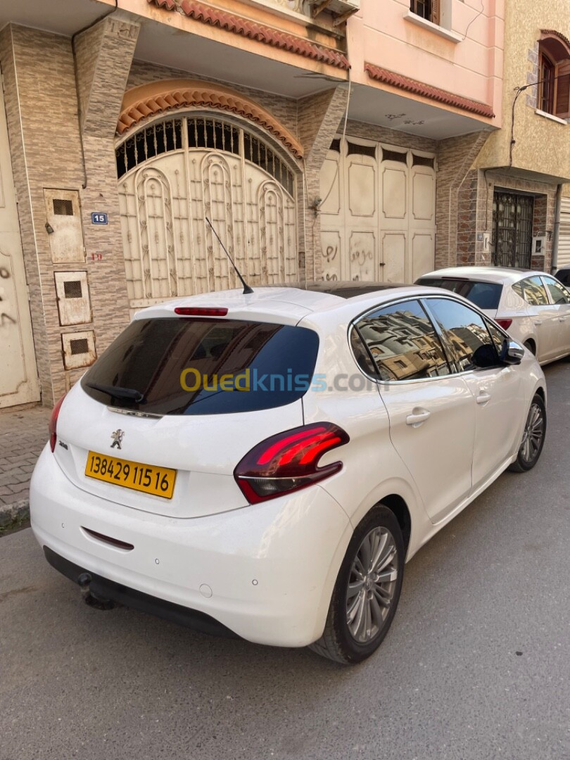 Peugeot 208 2015 Allure Facelift